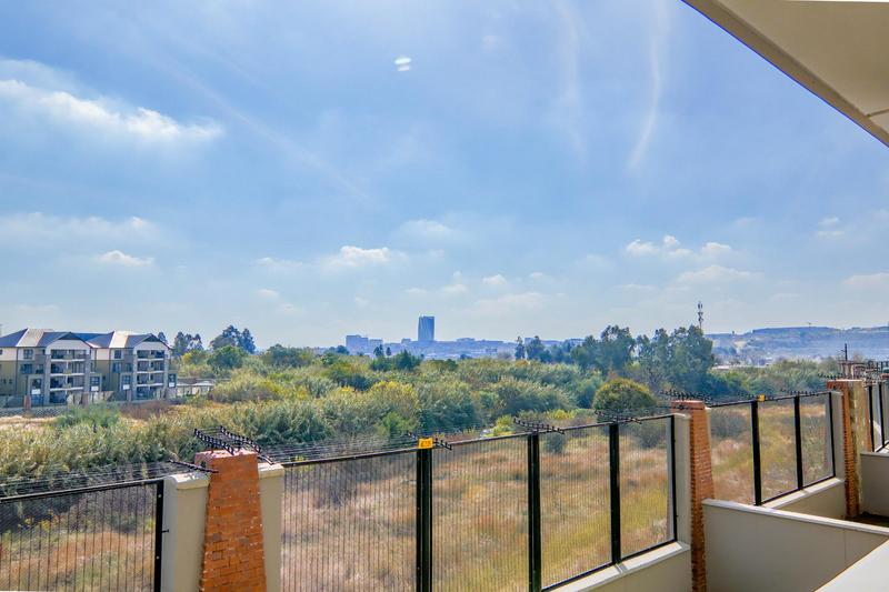 To Let 2 Bedroom Property for Rent in Waterfall Gauteng