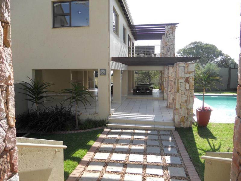 1 Bedroom Property for Sale in Bryanston Gauteng