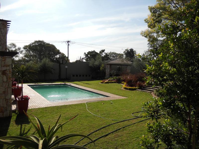1 Bedroom Property for Sale in Bryanston Gauteng