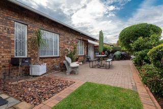 3 Bedroom Property for Sale in Brackenhurst Gauteng