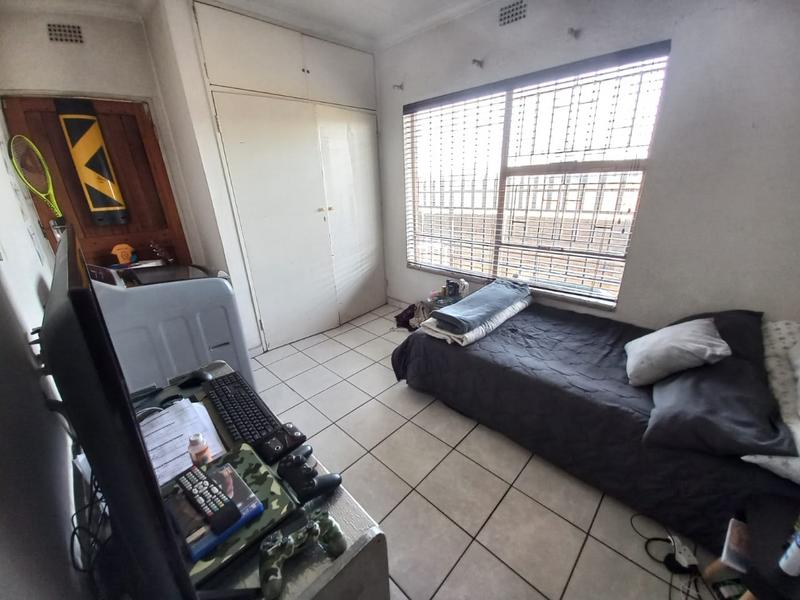 5 Bedroom Property for Sale in Verwoerdpark Gauteng