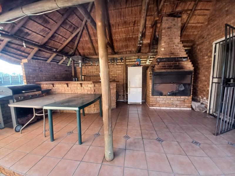 5 Bedroom Property for Sale in Verwoerdpark Gauteng