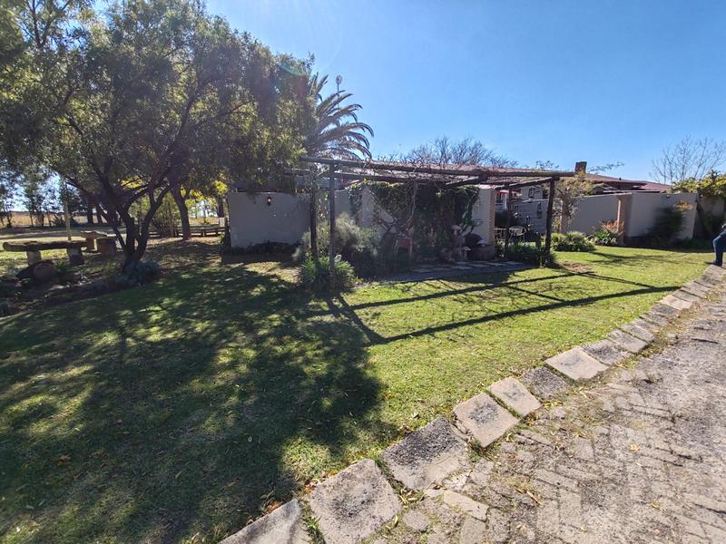 6 Bedroom Property for Sale in Van Der Westhuizen Gauteng