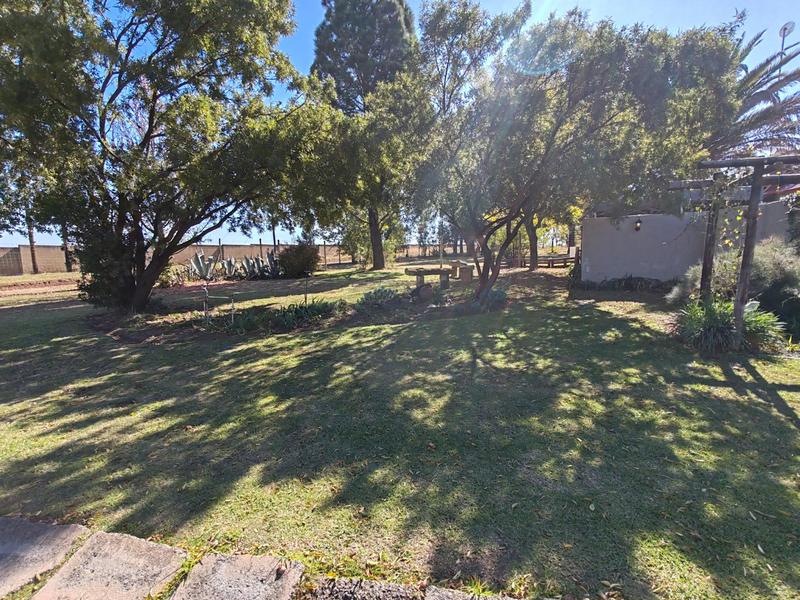 6 Bedroom Property for Sale in Van Der Westhuizen Gauteng