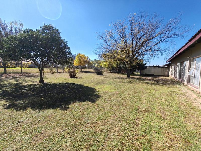 6 Bedroom Property for Sale in Van Der Westhuizen Gauteng