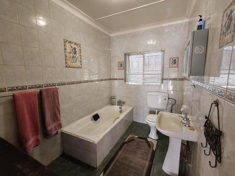 6 Bedroom Property for Sale in Van Der Westhuizen Gauteng