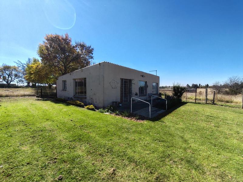 6 Bedroom Property for Sale in Van Der Westhuizen Gauteng