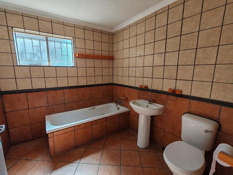 6 Bedroom Property for Sale in Van Der Westhuizen Gauteng