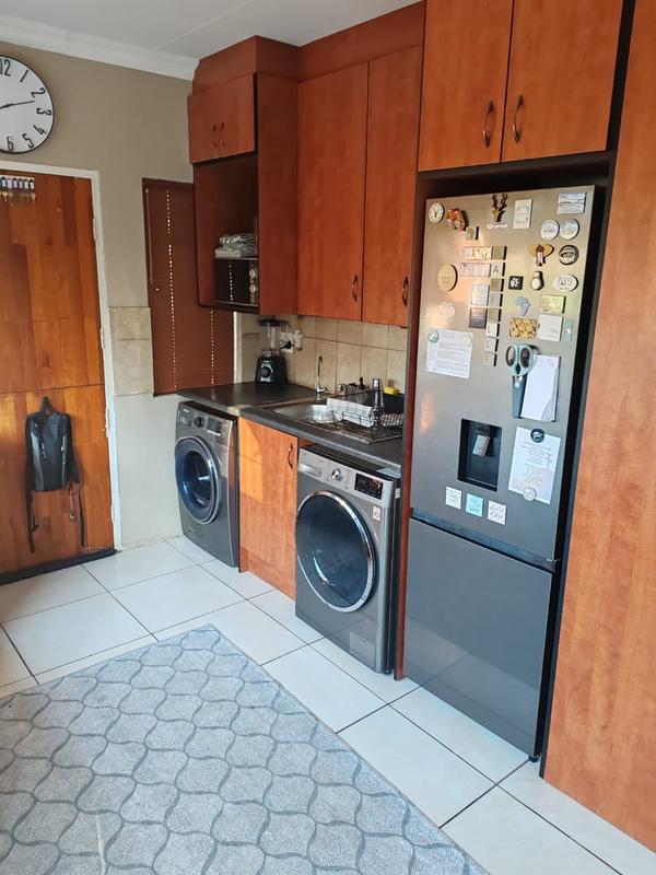 3 Bedroom Property for Sale in Vaaloewer Gauteng