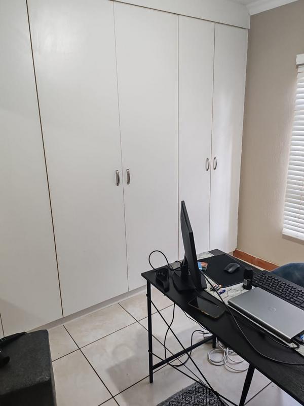 3 Bedroom Property for Sale in Vaaloewer Gauteng