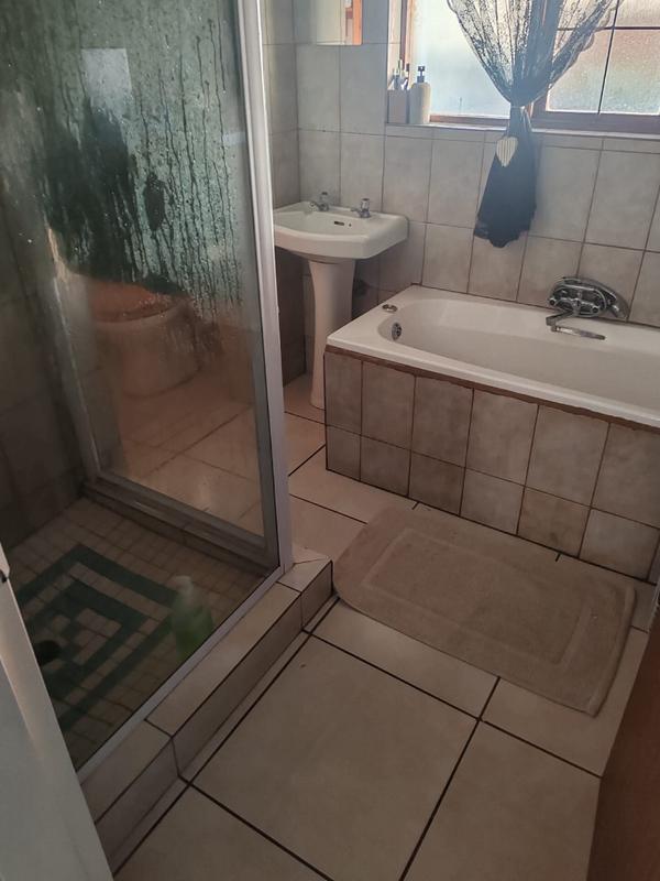 3 Bedroom Property for Sale in Vaaloewer Gauteng