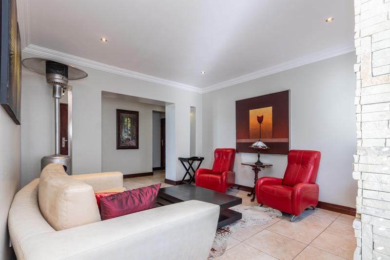 5 Bedroom Property for Sale in Ruimsig Gauteng