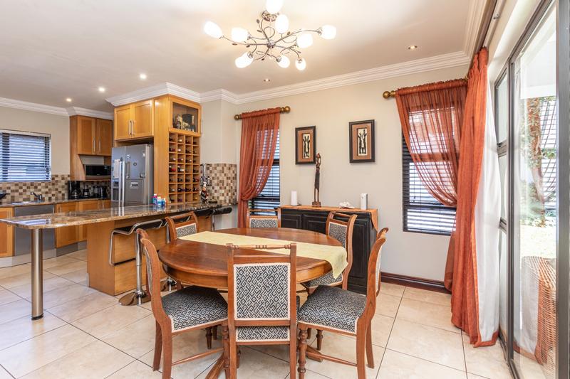5 Bedroom Property for Sale in Ruimsig Gauteng