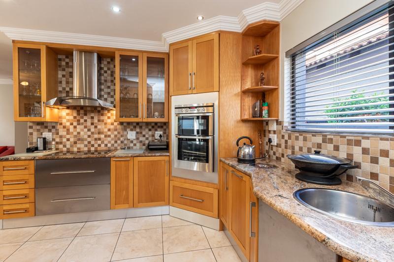 5 Bedroom Property for Sale in Ruimsig Gauteng