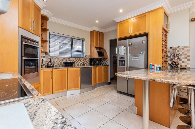 5 Bedroom Property for Sale in Ruimsig Gauteng