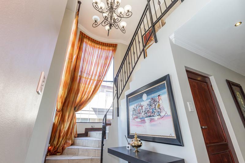 5 Bedroom Property for Sale in Ruimsig Gauteng