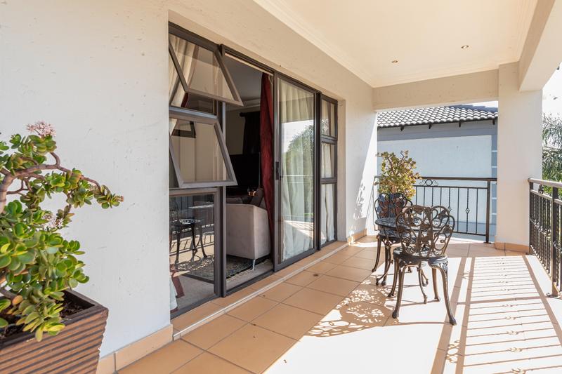 5 Bedroom Property for Sale in Ruimsig Gauteng