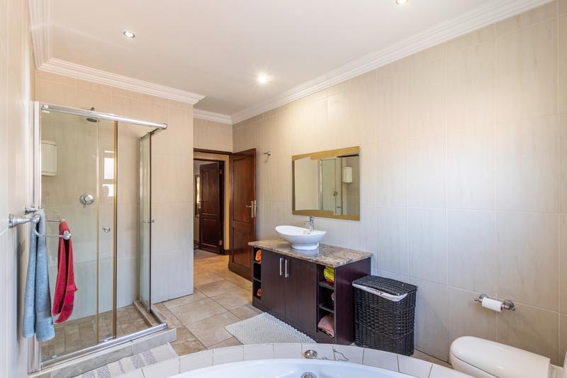 5 Bedroom Property for Sale in Ruimsig Gauteng