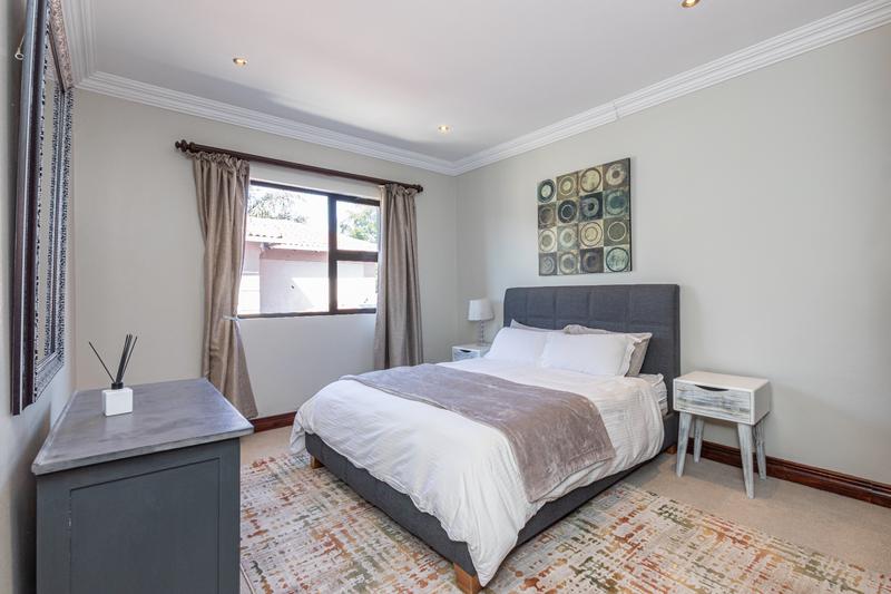 5 Bedroom Property for Sale in Ruimsig Gauteng