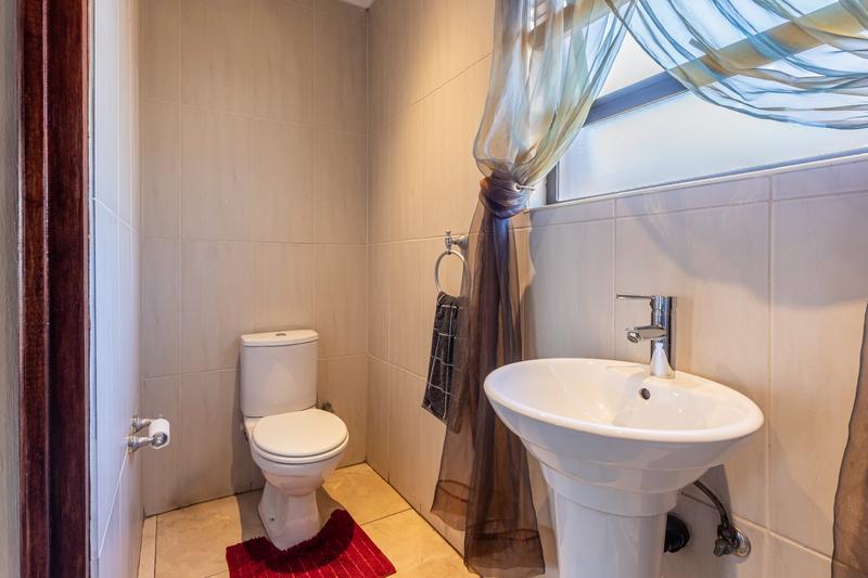 5 Bedroom Property for Sale in Ruimsig Gauteng