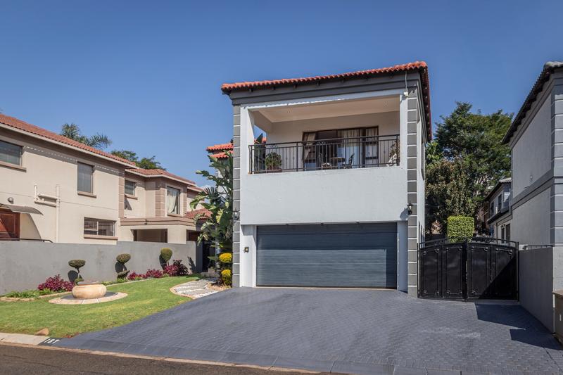 5 Bedroom Property for Sale in Ruimsig Gauteng