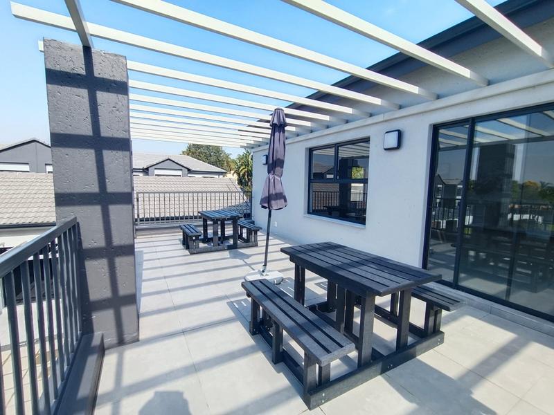 To Let 2 Bedroom Property for Rent in Bryanston Gauteng