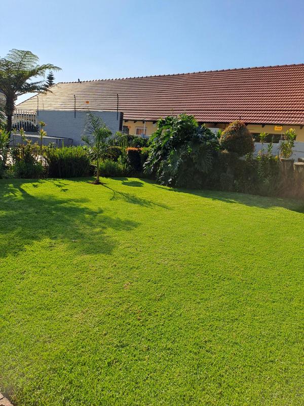 To Let 4 Bedroom Property for Rent in Roosevelt Park Gauteng