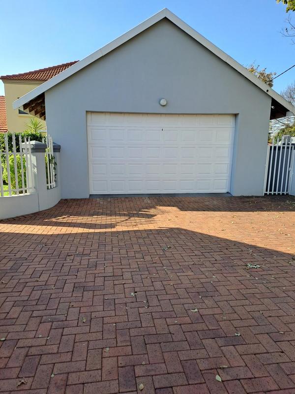 To Let 4 Bedroom Property for Rent in Roosevelt Park Gauteng
