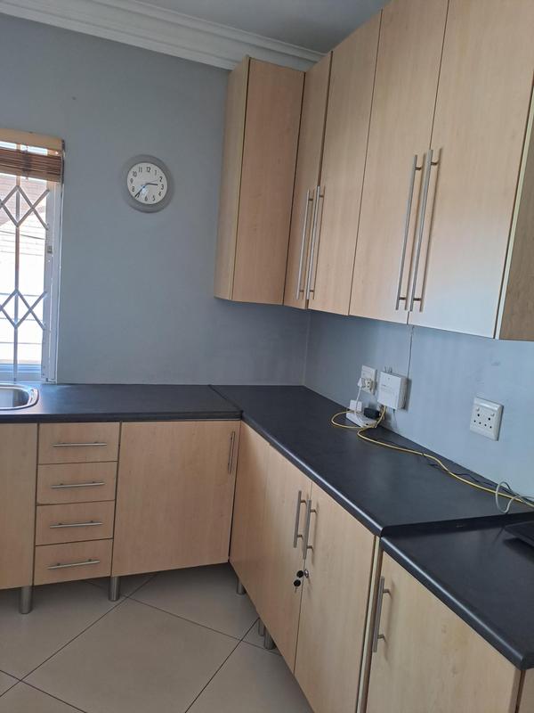 To Let 4 Bedroom Property for Rent in Roosevelt Park Gauteng
