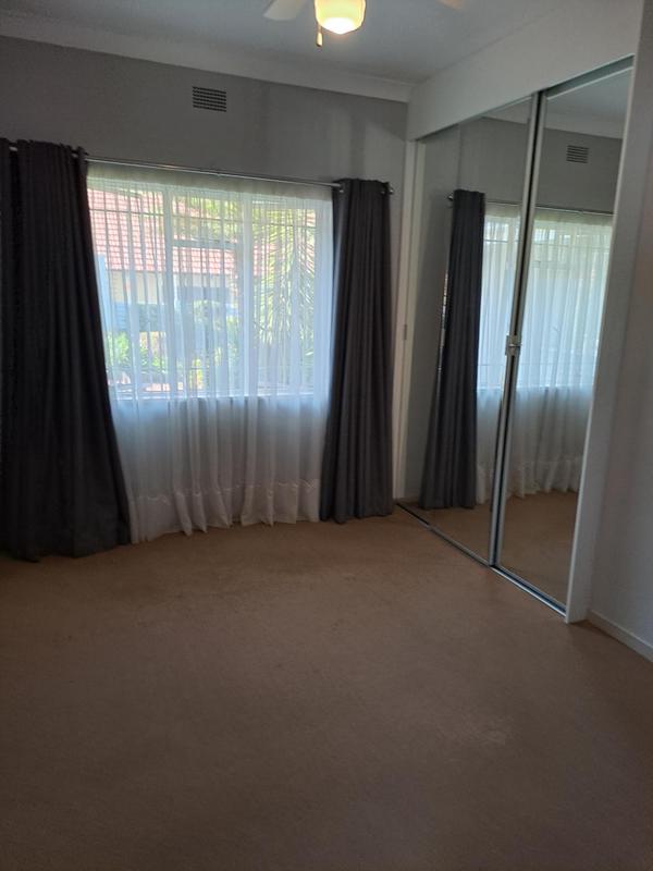 To Let 4 Bedroom Property for Rent in Roosevelt Park Gauteng