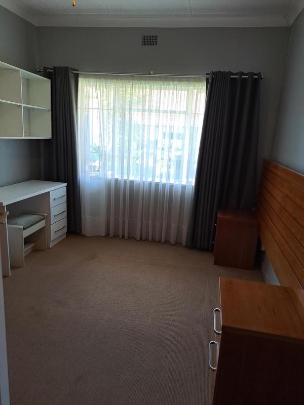 To Let 4 Bedroom Property for Rent in Roosevelt Park Gauteng