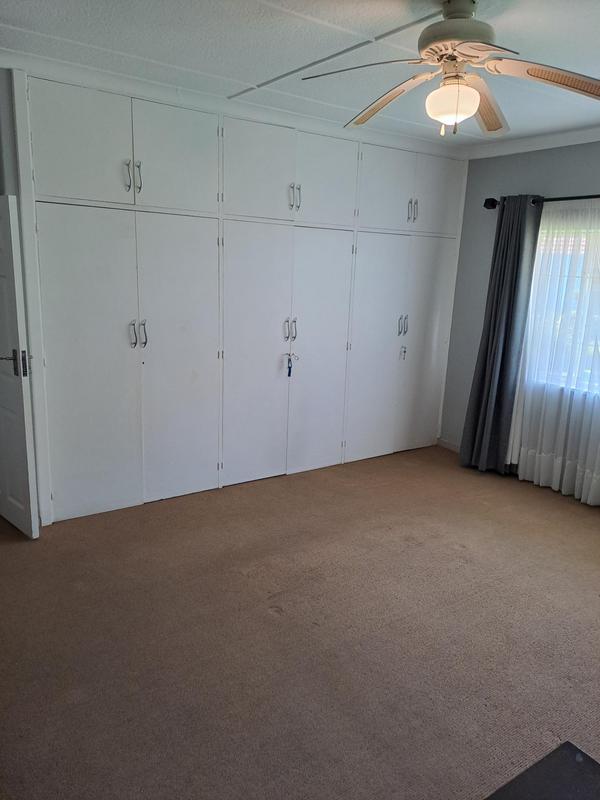 To Let 4 Bedroom Property for Rent in Roosevelt Park Gauteng