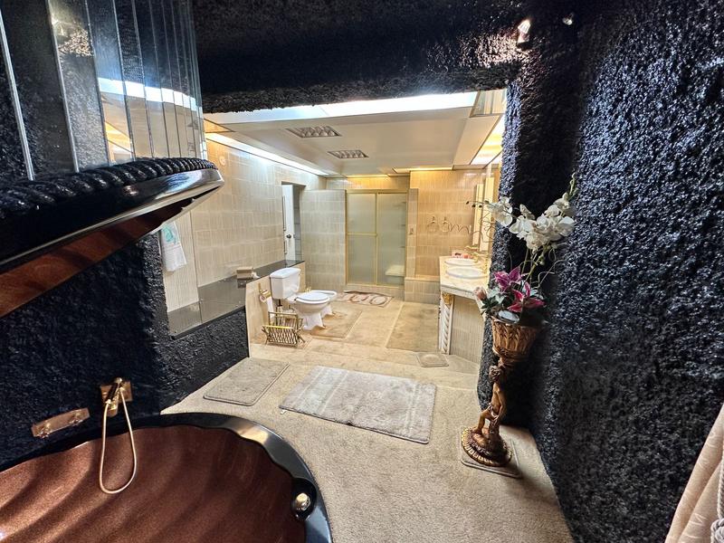 4 Bedroom Property for Sale in Laudium Gauteng