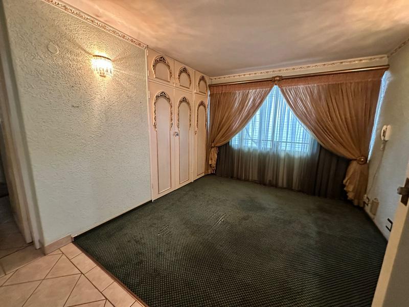 4 Bedroom Property for Sale in Laudium Gauteng