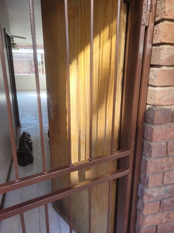 2 Bedroom Property for Sale in Laudium Gauteng