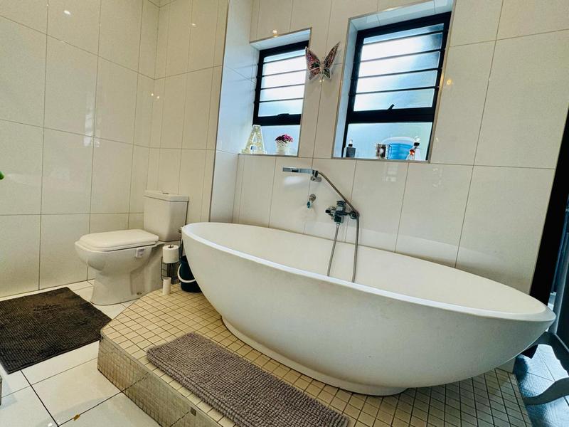 4 Bedroom Property for Sale in Eldo Lakes Estate Gauteng