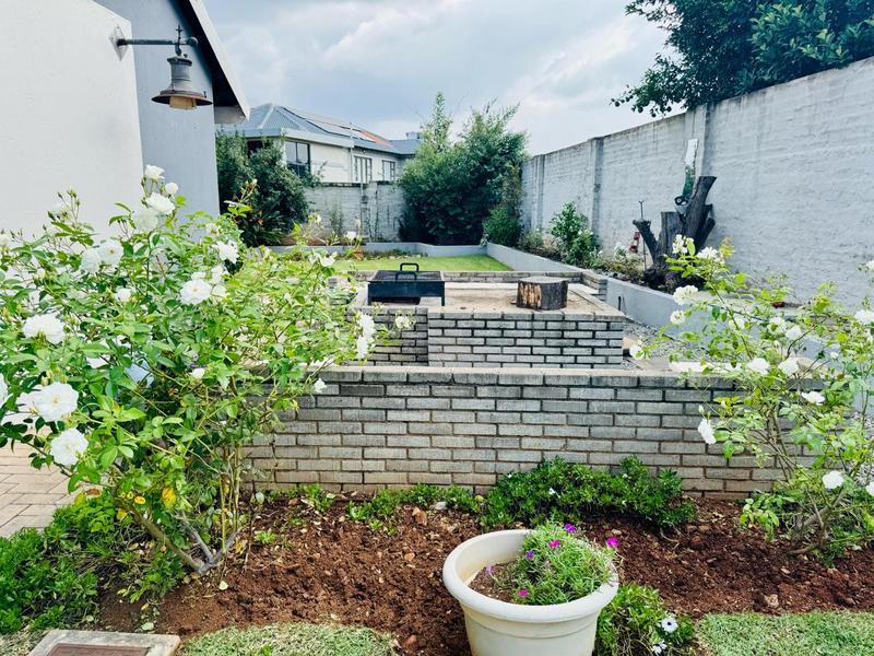 4 Bedroom Property for Sale in Eldo Lakes Estate Gauteng