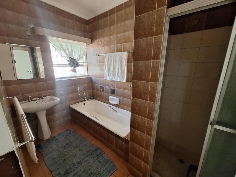 4 Bedroom Property for Sale in Die Wilgers Gauteng