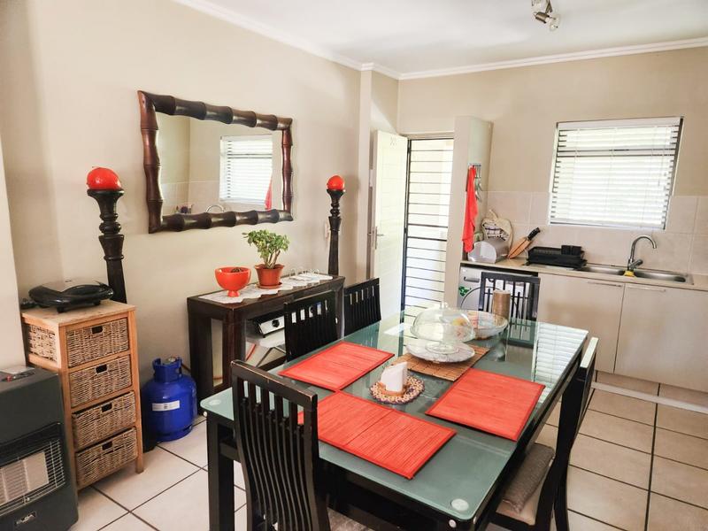 To Let 2 Bedroom Property for Rent in Fourways Gauteng