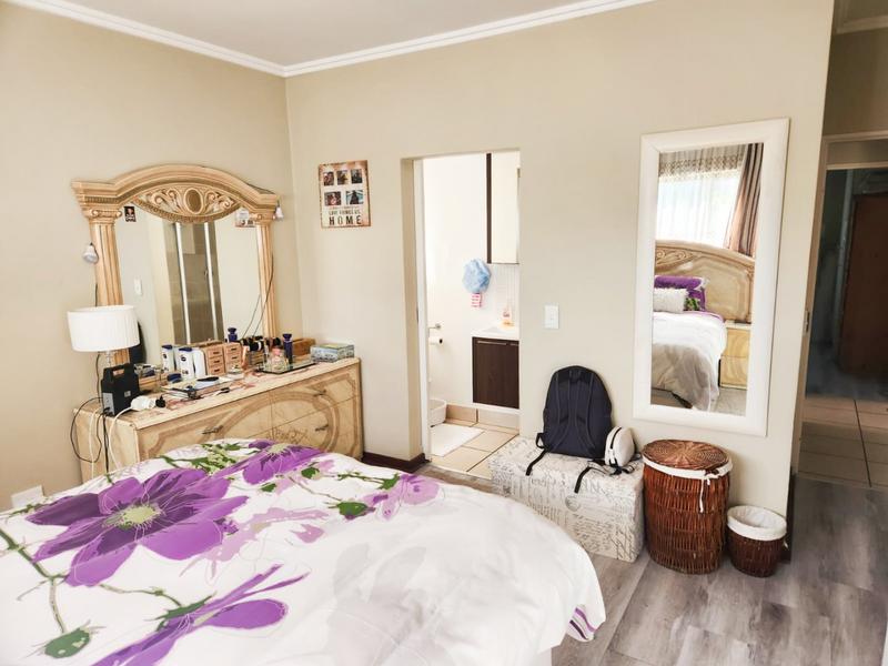 To Let 2 Bedroom Property for Rent in Fourways Gauteng