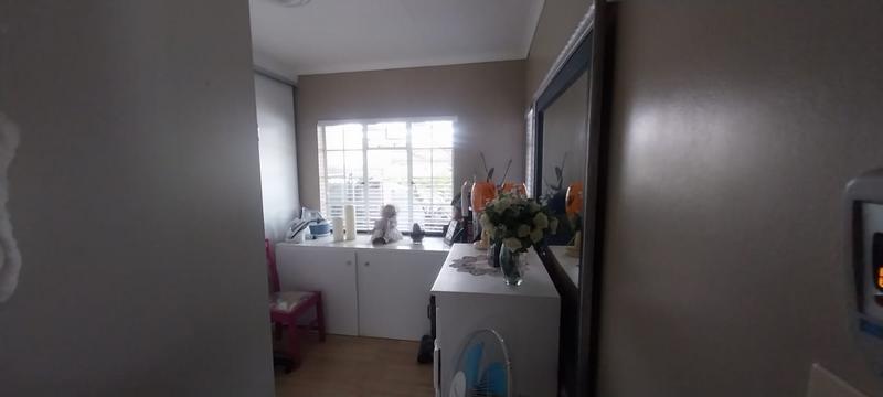4 Bedroom Property for Sale in Dawnview Gauteng