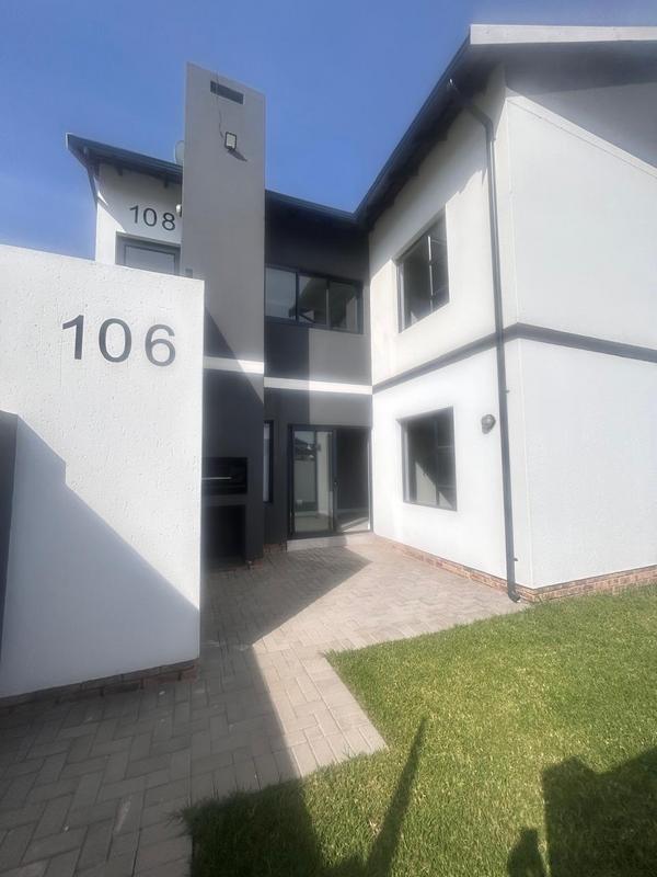 To Let 3 Bedroom Property for Rent in Glen Austin Gauteng