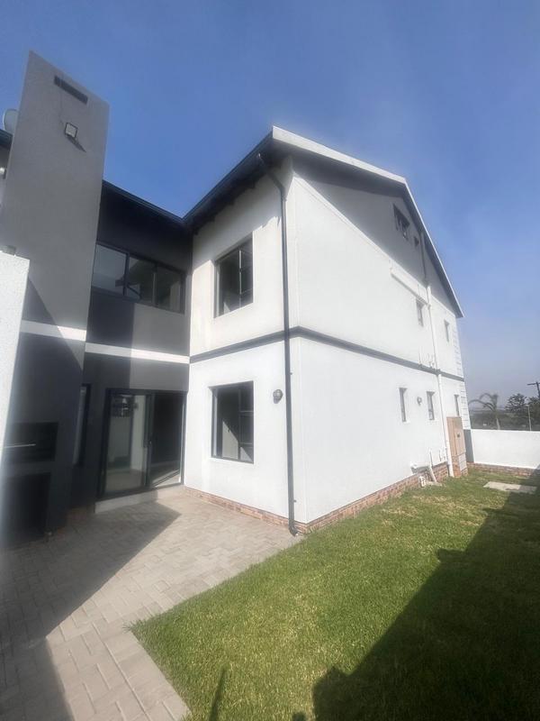 To Let 3 Bedroom Property for Rent in Glen Austin Gauteng