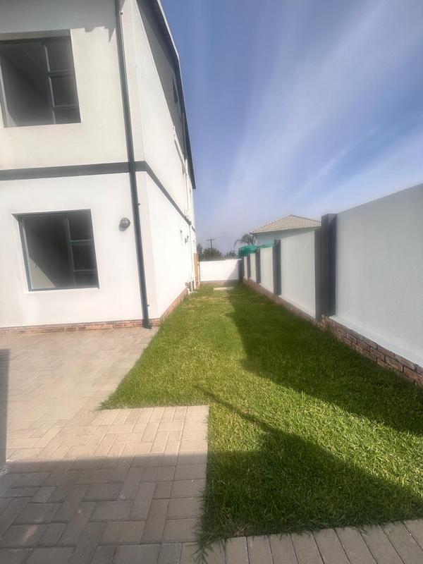 To Let 3 Bedroom Property for Rent in Glen Austin Gauteng
