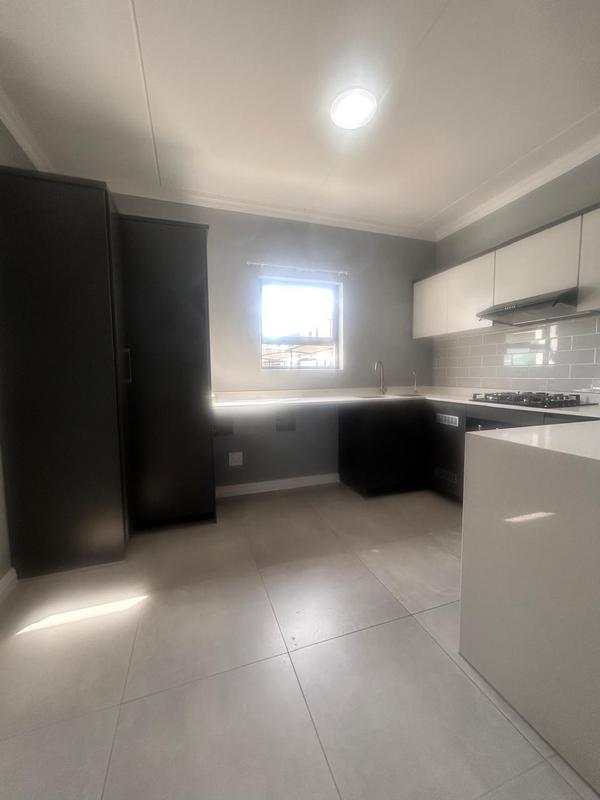 To Let 3 Bedroom Property for Rent in Glen Austin Gauteng