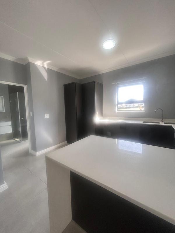 To Let 3 Bedroom Property for Rent in Glen Austin Gauteng