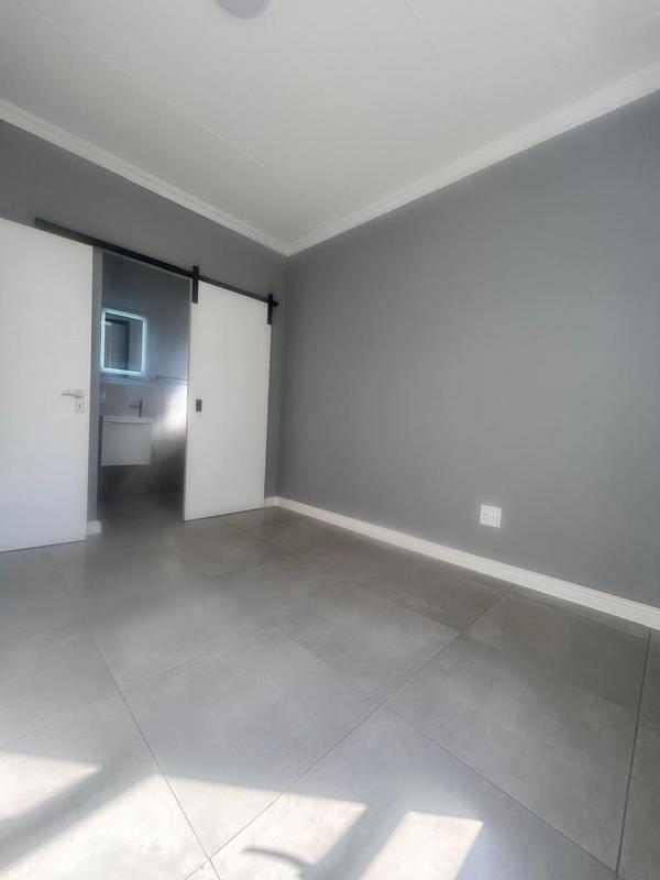 To Let 3 Bedroom Property for Rent in Glen Austin Gauteng