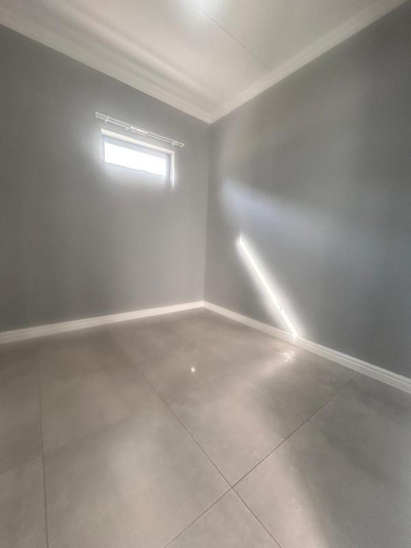 To Let 3 Bedroom Property for Rent in Glen Austin Gauteng