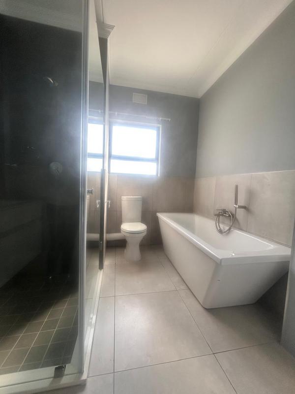 To Let 3 Bedroom Property for Rent in Glen Austin Gauteng
