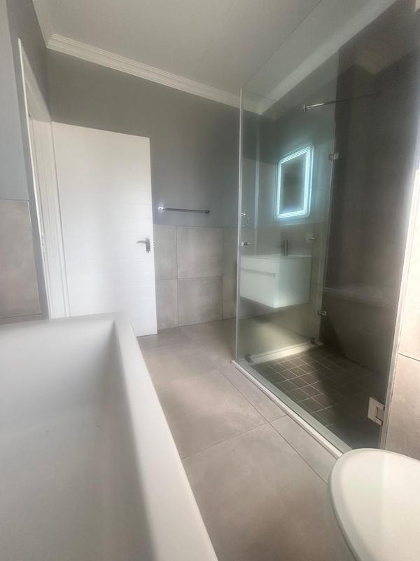 To Let 3 Bedroom Property for Rent in Glen Austin Gauteng
